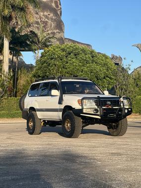 White 1999 Toyota Land Cruiser Base