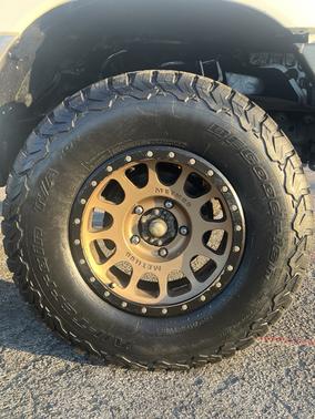 White 1999 Toyota Land Cruiser Base