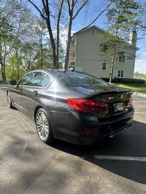 Gray 2019 BMW 530 i xDrive