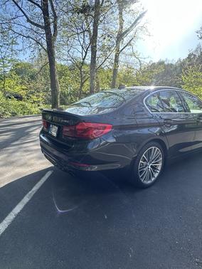 Gray 2019 BMW 530 i xDrive