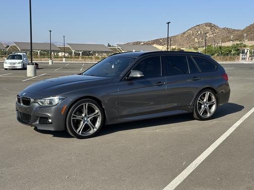 2018 BMW 330 i xDrive