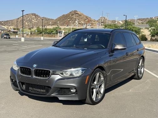 2018 BMW 330 i xDrive