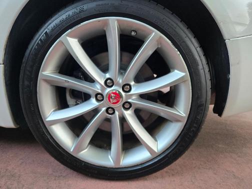 White 2015 Jaguar XF 3.0 Portfolio