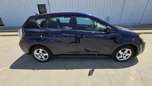 2009 Pontiac Vibe Base