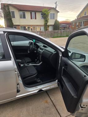 Silver 2010 Ford Focus SE