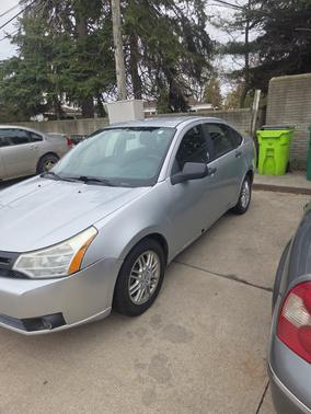 Silver 2010 Ford Focus SE