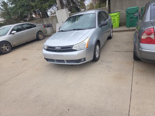 Silver 2010 Ford Focus SE