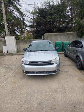 Silver 2010 Ford Focus SE