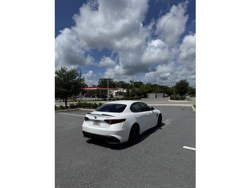 2017 Alfa Romeo Giulia Quadrifoglio