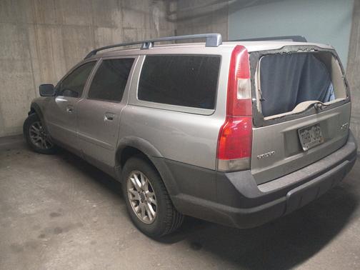 2004 Volvo XC70 2.5T