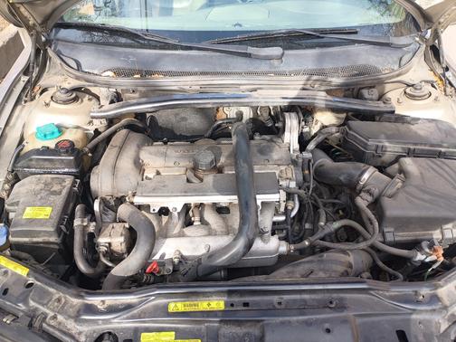 2004 Volvo XC70 2.5T