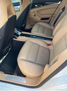 2016 Porsche Panamera Panamera 4