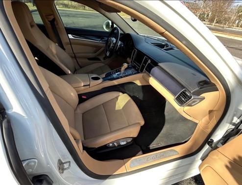 2016 Porsche Panamera Panamera 4