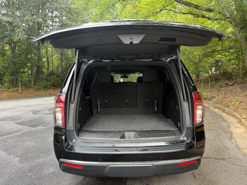 Black 2022 Chevrolet Suburban LT