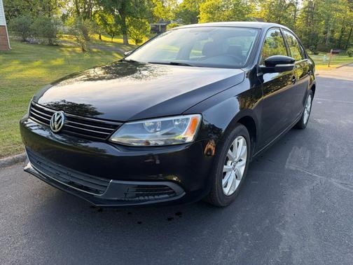 Black 2013 Volkswagen Jetta SE