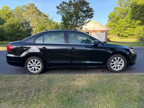 Black 2013 Volkswagen Jetta SE