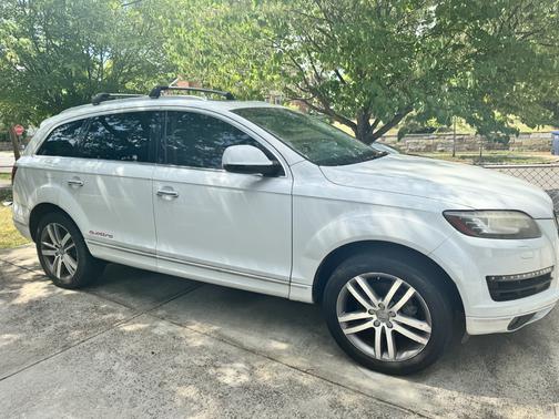White 2014 Audi Q7 3.0T Premium Plus
