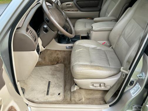 Silver 2000 Toyota Land Cruiser Base