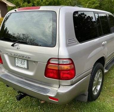 Silver 2000 Toyota Land Cruiser Base
