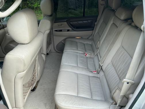 Silver 2000 Toyota Land Cruiser Base
