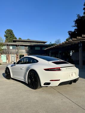 2018 Porsche 911 911 Carrera GTS