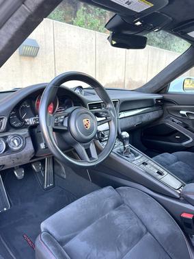 2018 Porsche 911 911 Carrera GTS