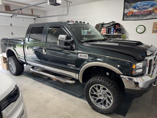 2004 Ford F-250 Lariat Crew Cab Super Duty