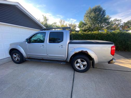 2005 Nissan Frontier LE Crew Cab