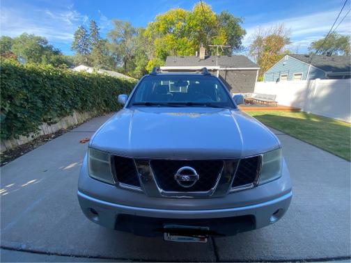 2005 Nissan Frontier LE Crew Cab