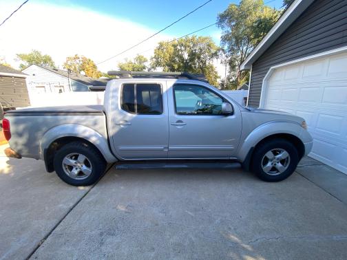 2005 Nissan Frontier LE Crew Cab