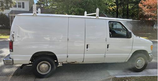 2006 Ford E350 Super Duty Base