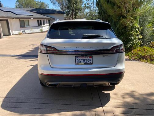 White 2019 Lincoln Nautilus Black Label