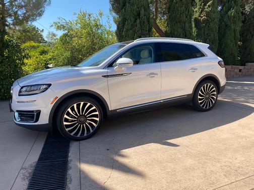 White 2019 Lincoln Nautilus Black Label