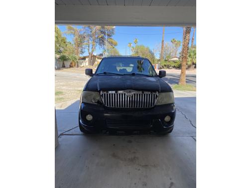 Photo 2 of 5 of 2004 Lincoln Navigator Base