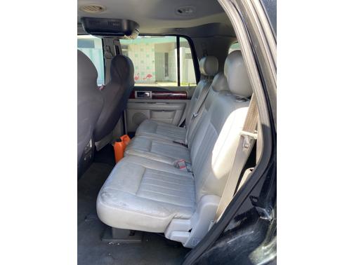 Photo 4 of 5 of 2004 Lincoln Navigator Base