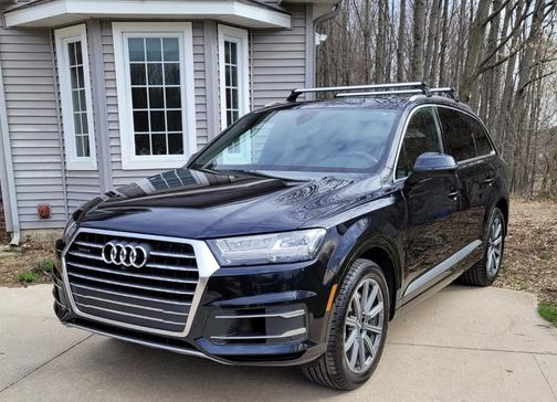 Photo 2 of 20 of 2017 Audi Q7 3.0T Premium