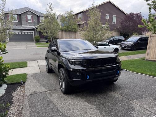 2022 Jeep Grand Cherokee 4xe Overland
