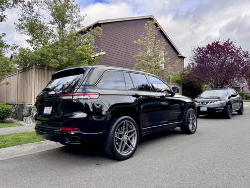 2022 Jeep Grand Cherokee 4xe Overland