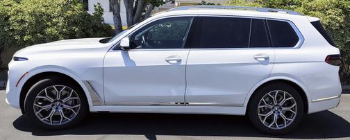 2024 BMW X7 xDrive40i