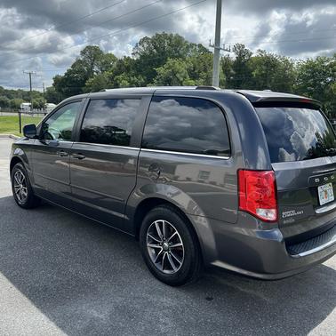 Gray 2017 Dodge Grand Caravan SXT