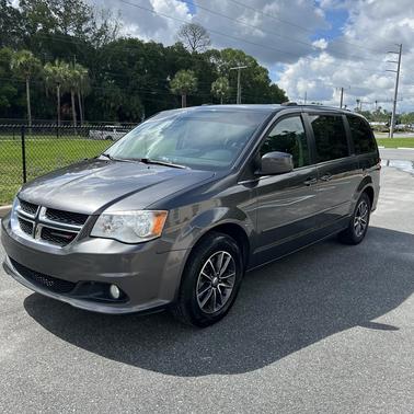 Gray 2017 Dodge Grand Caravan SXT