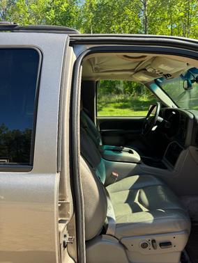 Beige 2003 Chevrolet Tahoe LT