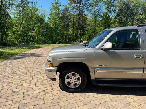 Beige 2003 Chevrolet Tahoe LT