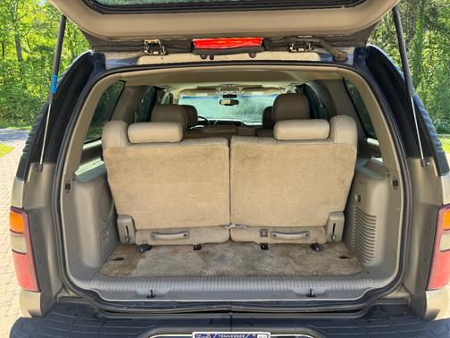 Beige 2003 Chevrolet Tahoe LT