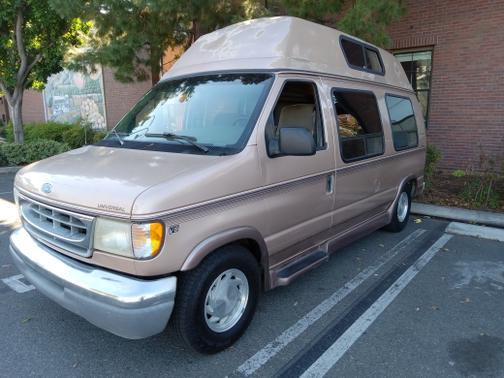 Brown 1997 Ford E150 Base