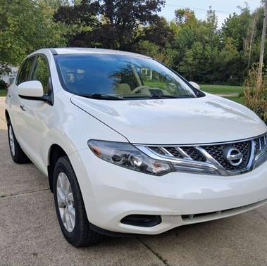 White 2013 Nissan Murano S