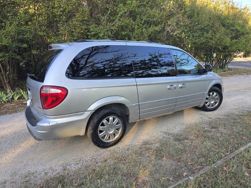 2006 Chrysler Town & Country Limited