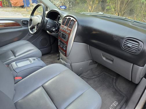 2006 Chrysler Town & Country Limited