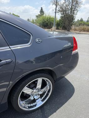 Gray 2009 Chevrolet Impala LS