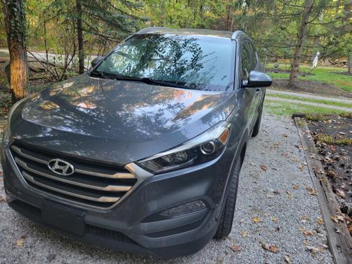 2017 Hyundai TUCSON SE